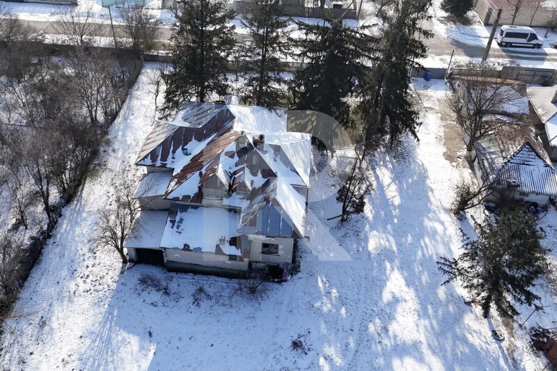 Gradistea, teren si constructie pe malul lacului Caldarusani.